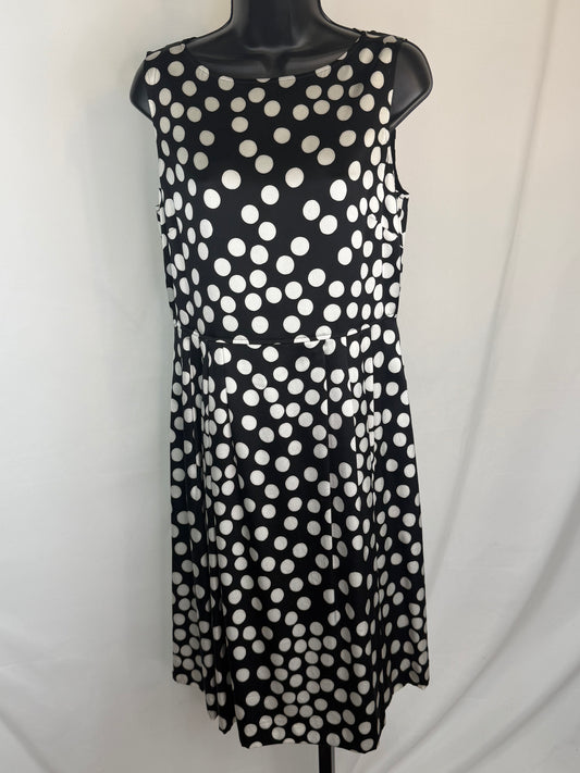 St John Silk Black & White Polka Dot Sleeveless Pleated Knee-Length Dress