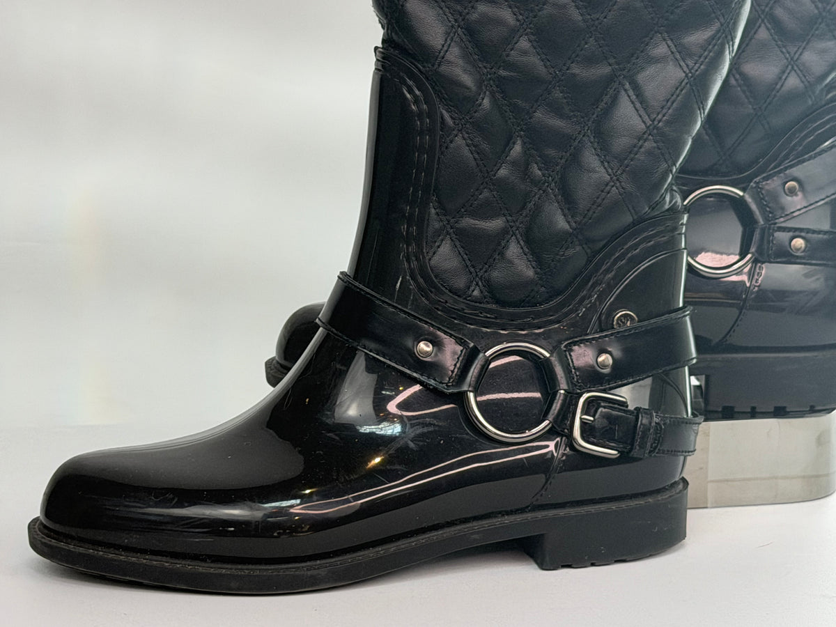 Stuart Weitzman Black Quilted Weatherproof Mid Calf Boots