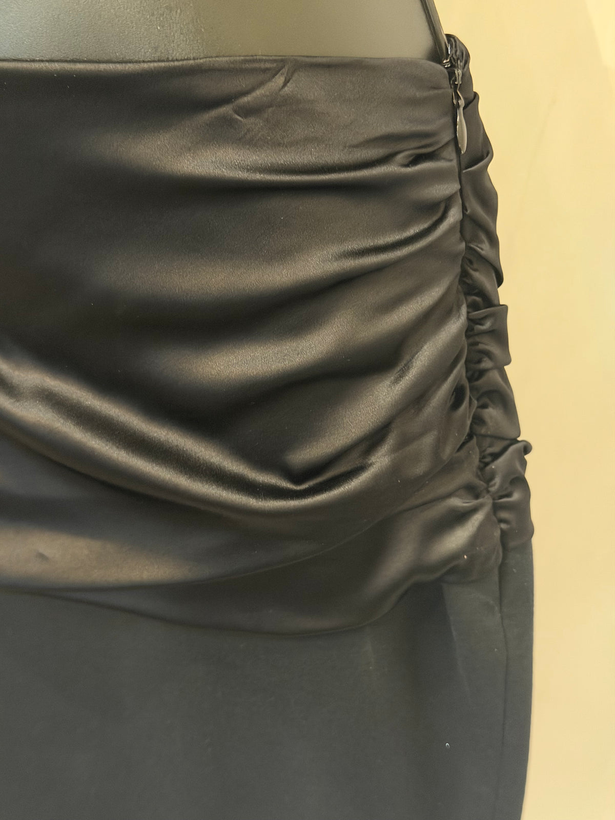 Brunello Cucinelli Black 1/2 Satin Ruched Side & Zip Knee Length Skirt.