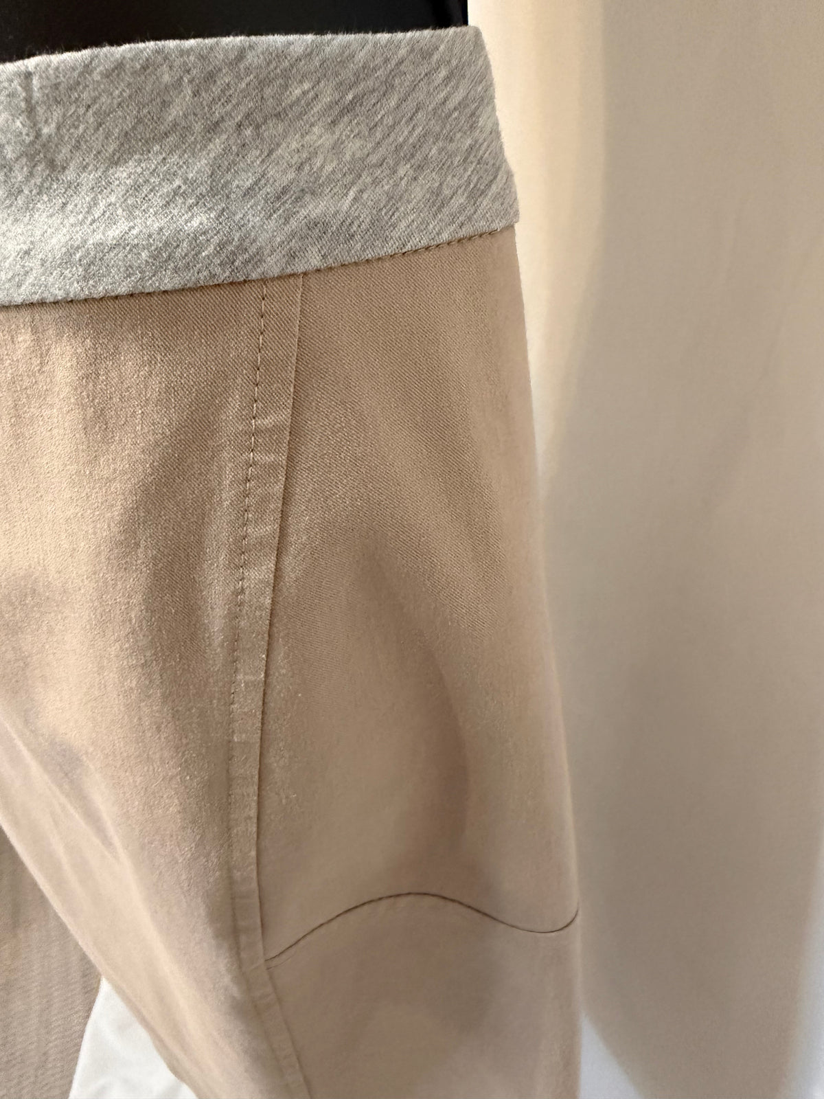 Brunello Cucinelli Taupe Knee Length Pencil Skirt w/ Grey Waistband