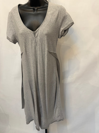 Brunello Cucinelli Grey Silk Trim Short Sleeve Knee-Length Dress w Tie Waist