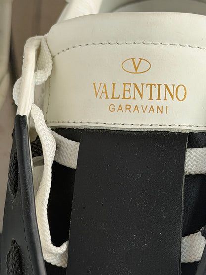 Valentino White w Black Stripe & Rockstud Detail Low Top Sneakers