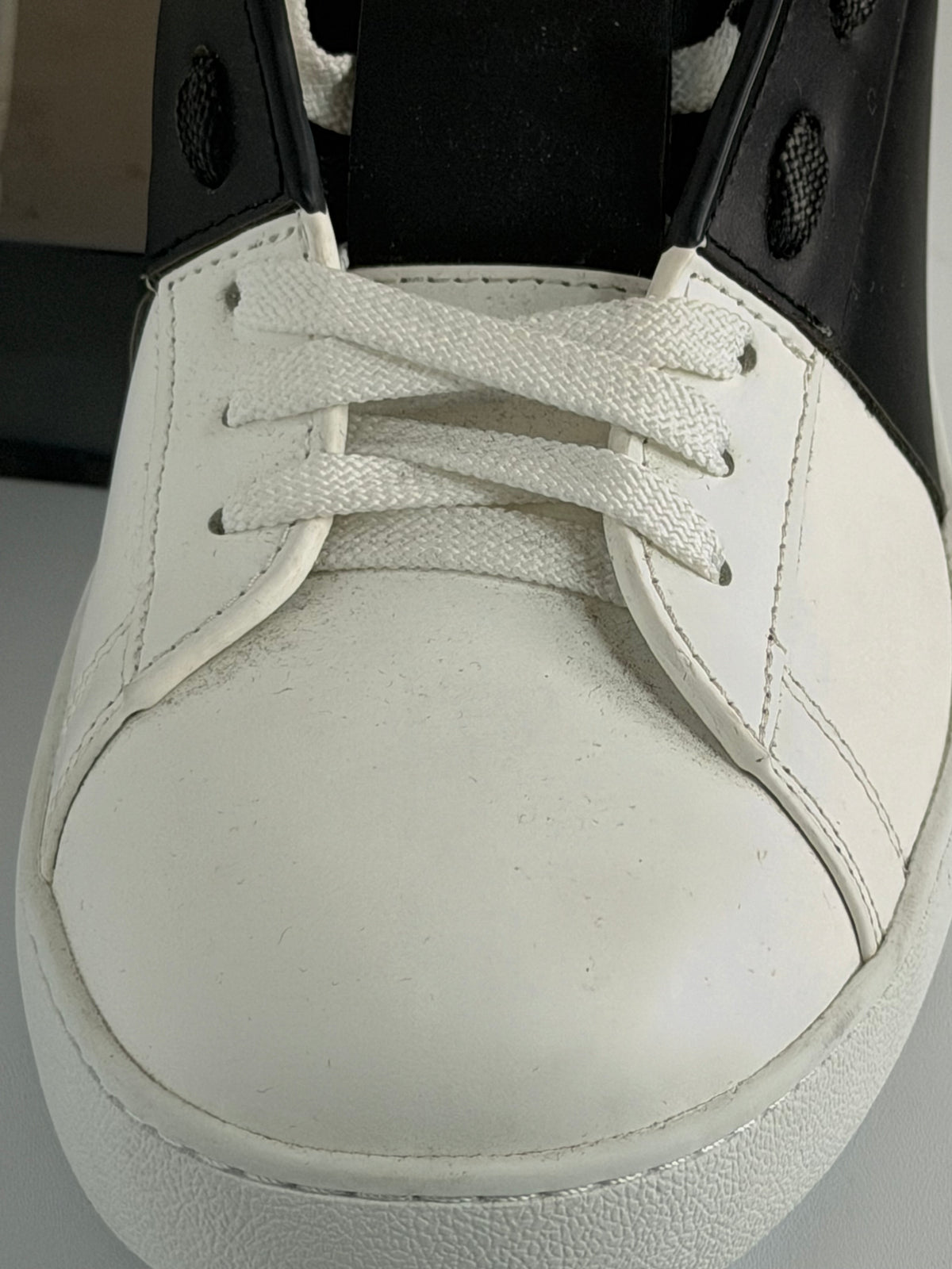 Valentino White w Black Stripe & Rockstud Detail Low Top Sneakers