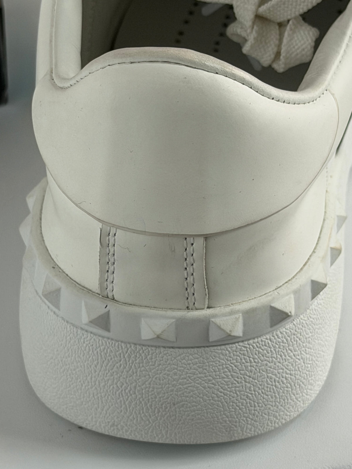 Valentino White w Black Stripe & Rockstud Detail Low Top Sneakers