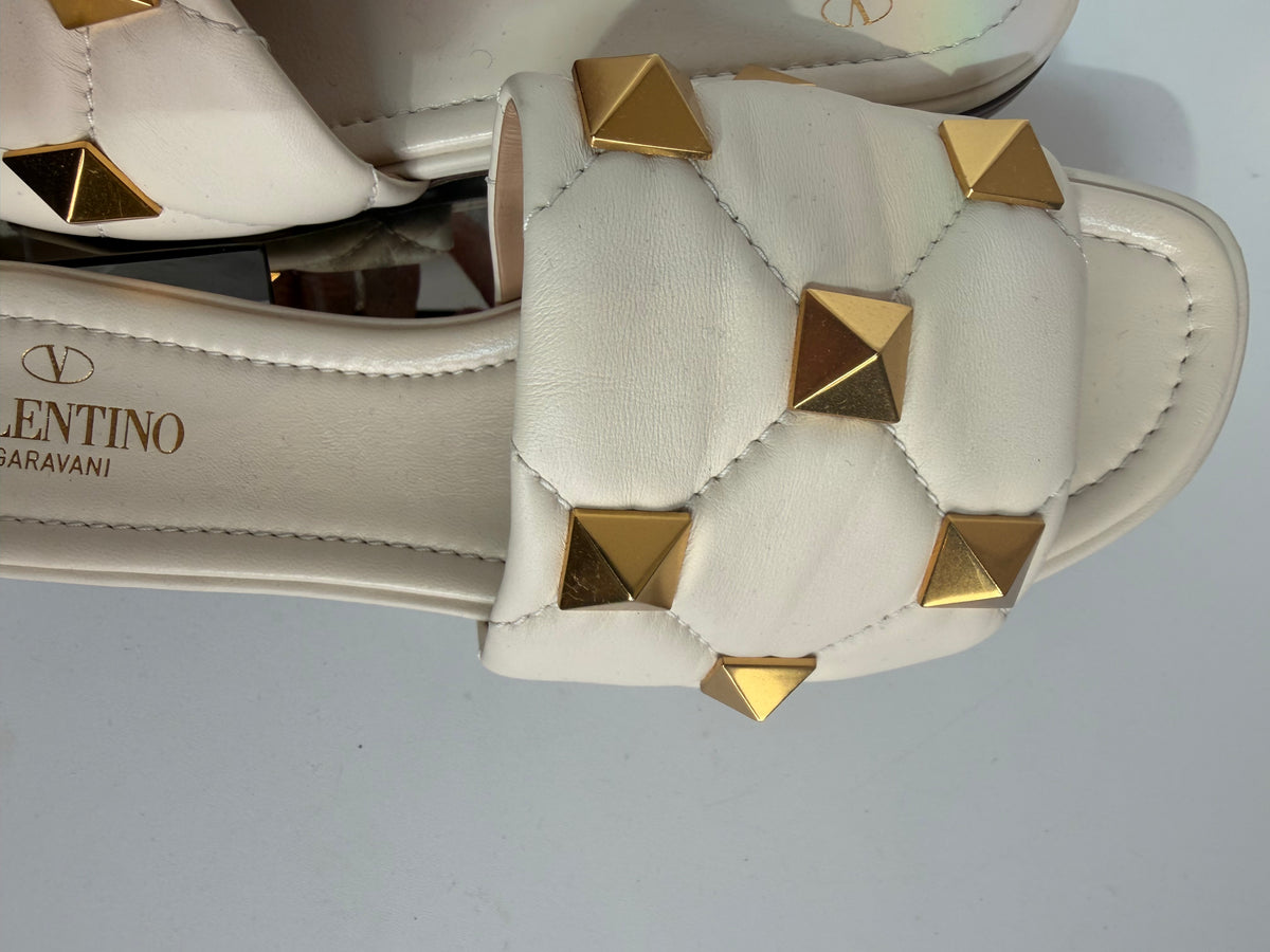 DUSTBAG - Valentino Cream Rockstud Roman Stud Quilted Leather Slides