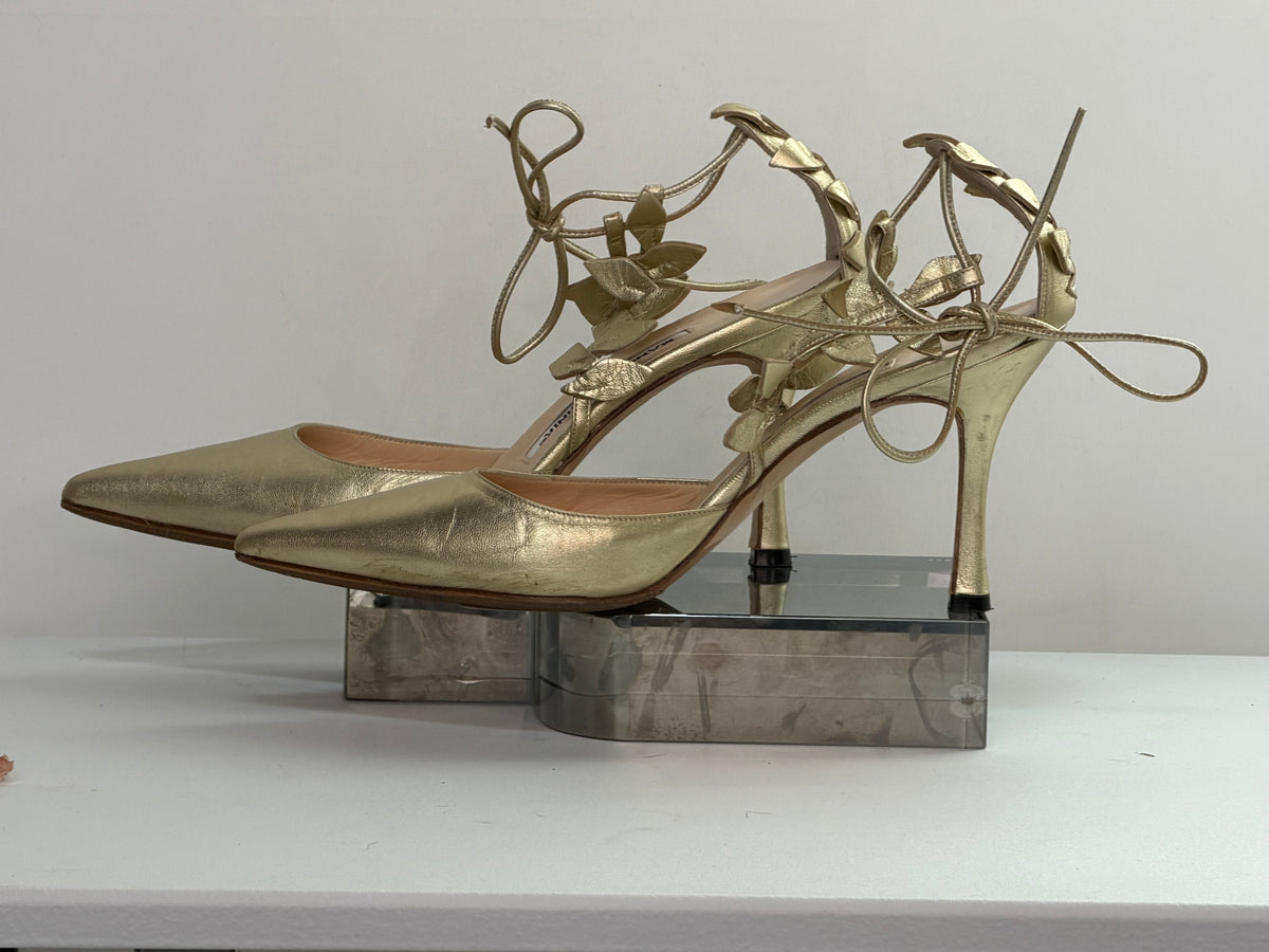 Manolo Blahnik Leather Gold Pointed Toe Leaf Tie-Strap Heels
