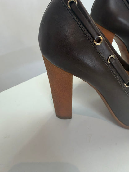 COMES WITH BOX - Fendi Taupe/Grey Leather Loafer Heels w/ Toe Tassels