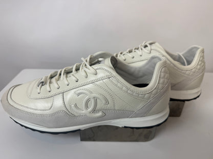 Chanel White Low-top Calfskin and Suede Sneakers