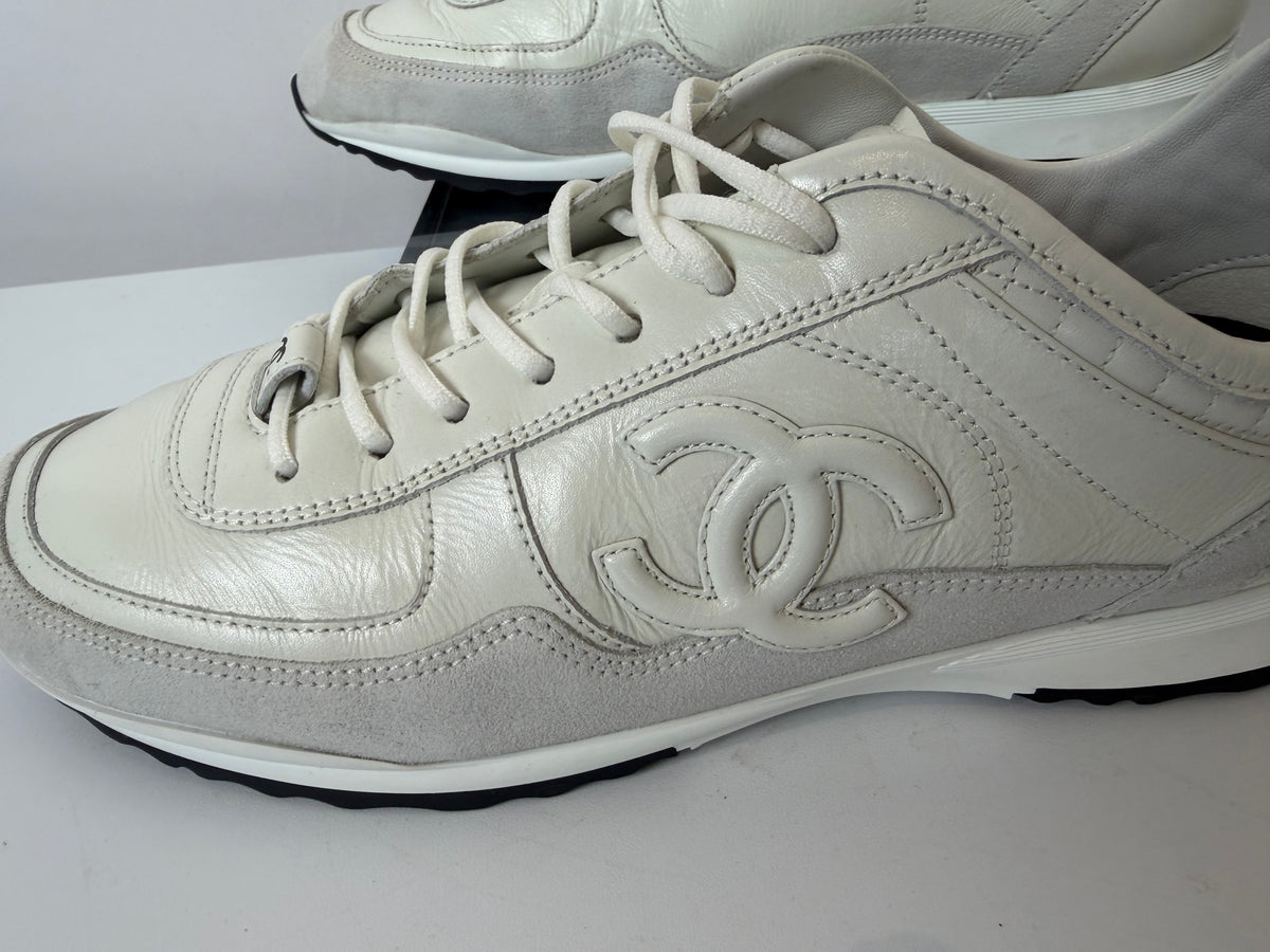 Chanel White Low-top Calfskin and Suede Sneakers