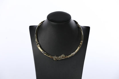 49g of 18K Yellow Gold - Leopard In A Tree Collar Necklace w Pave Diamond Accents & Emerald Eyes