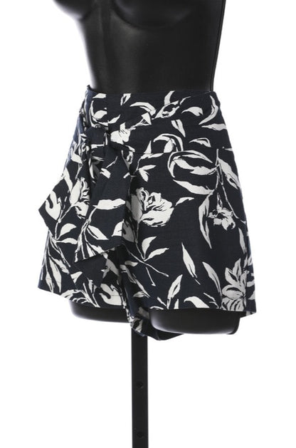 J.O.A Navy & White Linen Floral Shorts w Waist Tie