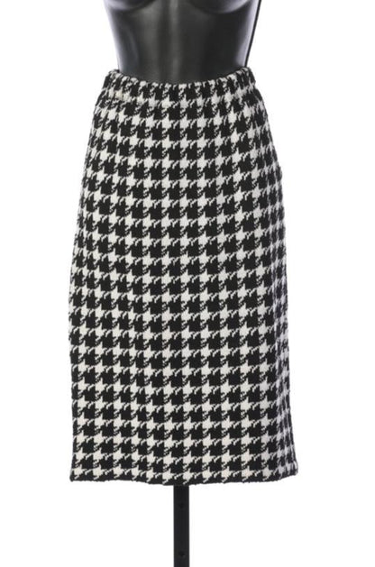 Chanel Black & White Houndstooth Tweed Knee-Length Skirt with Elastic Hem (Part of Set)