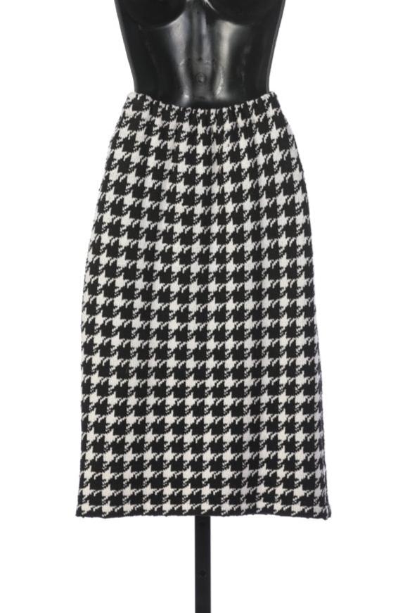 Chanel Black & White Houndstooth Tweed Knee-Length Skirt with Elastic Hem (Part of Set)