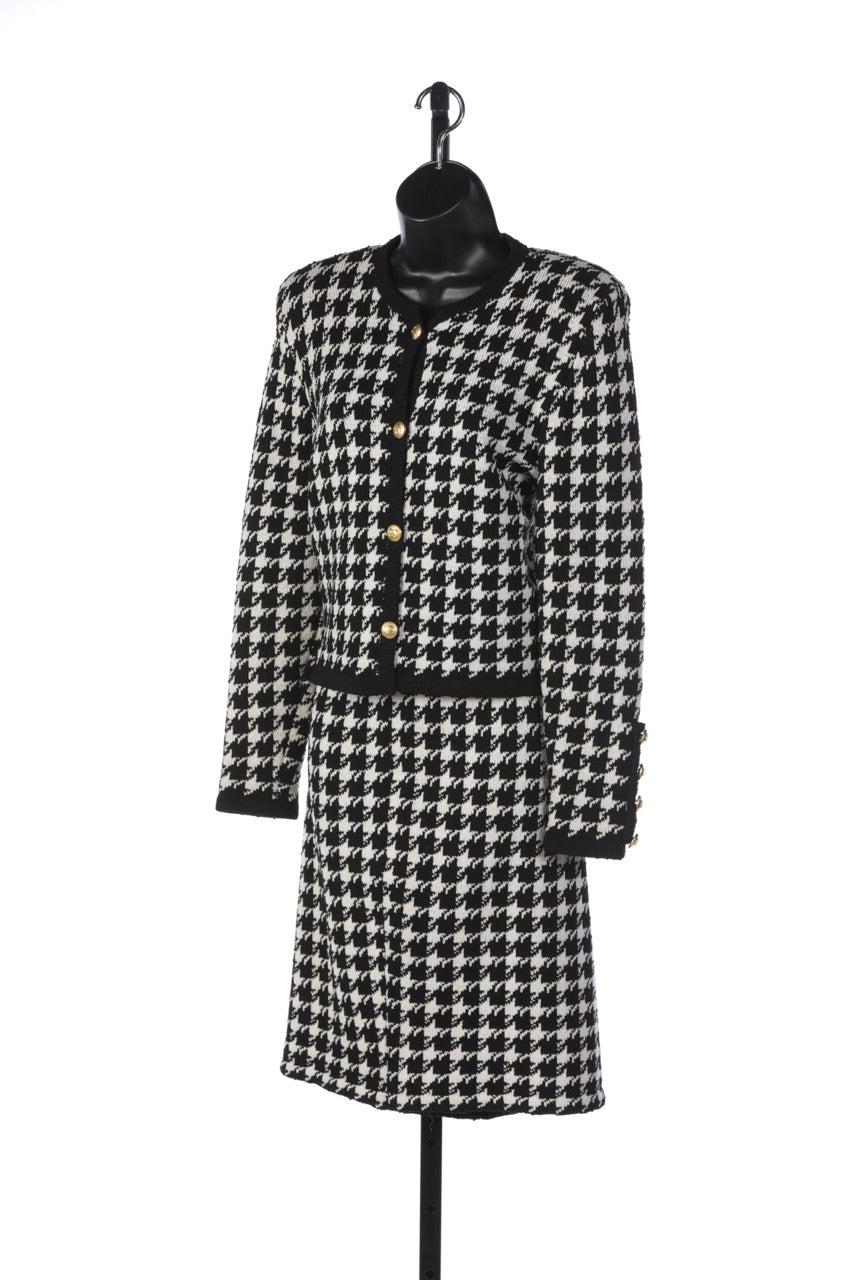 Chanel Black & White Houndstooth Tweed Knee-Length Skirt with Elastic Hem (Part of Set)