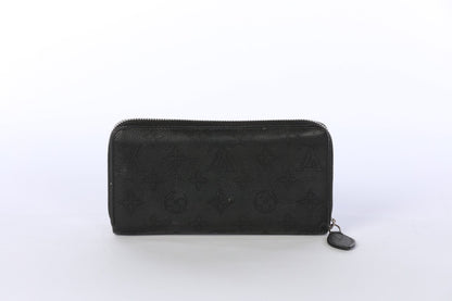 COMES WITH BOX - Louis Vuitton Black Mahina Zippy Wallet