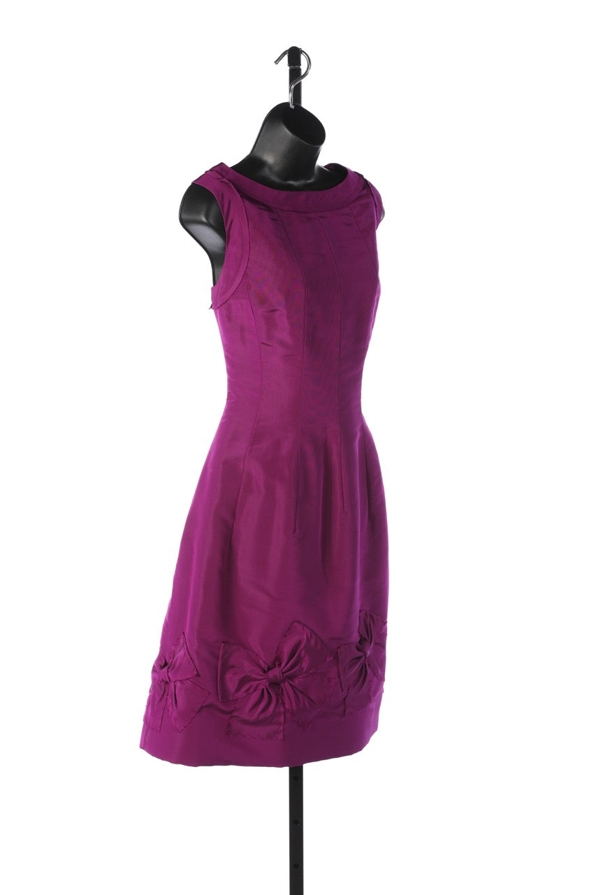 Oscar De La Renta Purple Sleeveless Structured Knee-Length Dress w/ Bows on Bottom